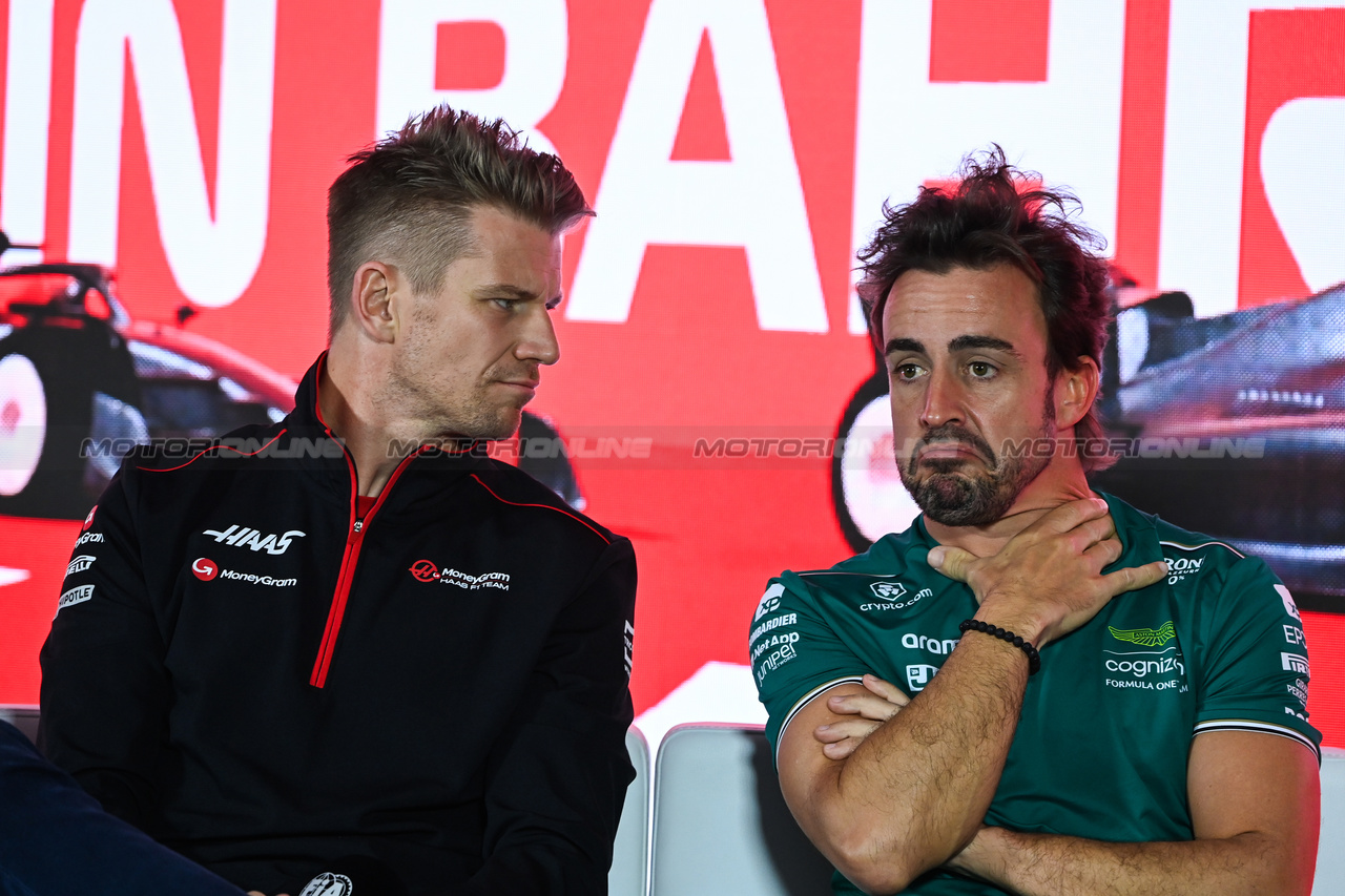 GP BAHRAIN, (L to R): Nico Hulkenberg (GER) Haas F1 Team with Fernando Alonso (ESP) Aston Martin F1 Team in the FIA Press Conference.

02.03.2023. Formula 1 World Championship, Rd 1, Bahrain Grand Prix, Sakhir, Bahrain, Preparation Day.

- www.xpbimages.com, EMail: requests@xpbimages.com © Copyright: XPB Images