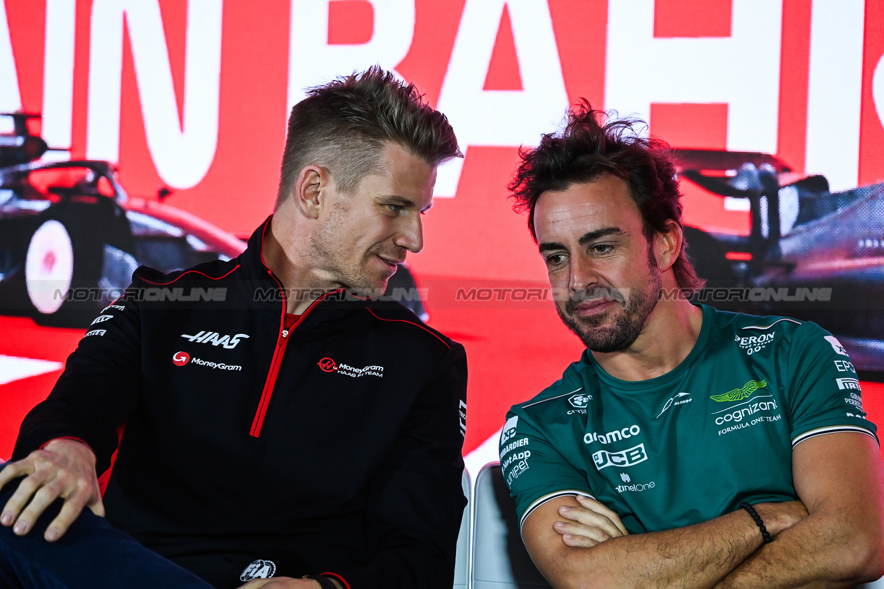 GP BAHRAIN, (L to R): Nico Hulkenberg (GER) Haas F1 Team with Fernando Alonso (ESP) Aston Martin F1 Team in the FIA Press Conference.

02.03.2023. Formula 1 World Championship, Rd 1, Bahrain Grand Prix, Sakhir, Bahrain, Preparation Day.

- www.xpbimages.com, EMail: requests@xpbimages.com © Copyright: XPB Images