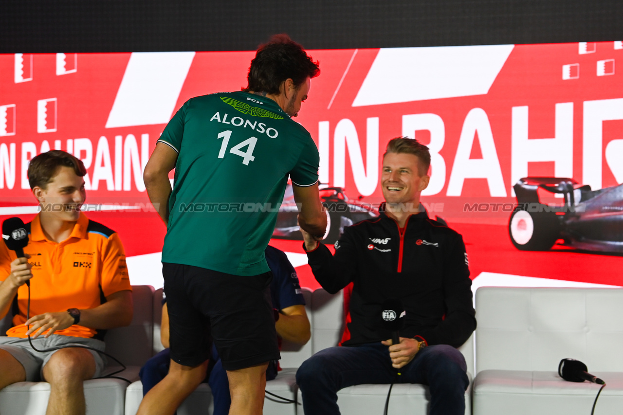 GP BAHRAIN, (L to R): Fernando Alonso (ESP) Aston Martin F1 Team with Nico Hulkenberg (GER) Haas F1 Team in the FIA Press Conference.

02.03.2023. Formula 1 World Championship, Rd 1, Bahrain Grand Prix, Sakhir, Bahrain, Preparation Day.

- www.xpbimages.com, EMail: requests@xpbimages.com © Copyright: XPB Images