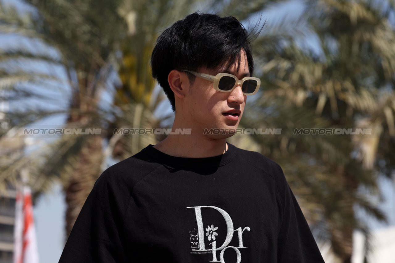 GP BAHRAIN, Zhou Guanyu (CHN) Alfa Romeo F1 Team.

02.03.2023. Formula 1 World Championship, Rd 1, Bahrain Grand Prix, Sakhir, Bahrain, Preparation Day.

- www.xpbimages.com, EMail: requests@xpbimages.com © Copyright: Bearne / XPB Images