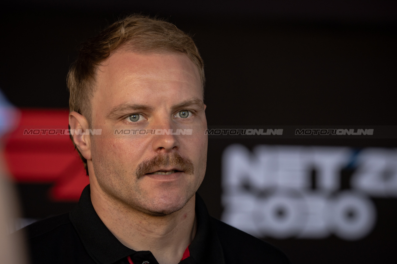 GP BAHRAIN, Valtteri Bottas (FIN) Alfa Romeo F1 Team.

02.03.2023. Formula 1 World Championship, Rd 1, Bahrain Grand Prix, Sakhir, Bahrain, Preparation Day.

- www.xpbimages.com, EMail: requests@xpbimages.com © Copyright: Bearne / XPB Images