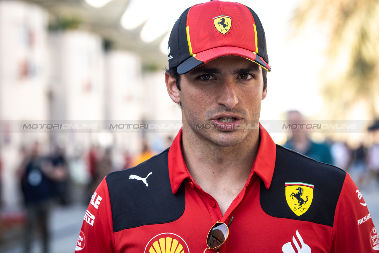 GP BAHRAIN, Carlos Sainz Jr (ESP) Ferrari.

02.03.2023. Formula 1 World Championship, Rd 1, Bahrain Grand Prix, Sakhir, Bahrain, Preparation Day.

- www.xpbimages.com, EMail: requests@xpbimages.com © Copyright: Bearne / XPB Images