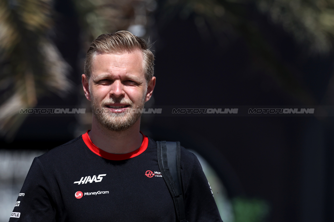 GP BAHRAIN, Kevin Magnussen (DEN) Haas F1 Team.

02.03.2023. Formula 1 World Championship, Rd 1, Bahrain Grand Prix, Sakhir, Bahrain, Preparation Day.

- www.xpbimages.com, EMail: requests@xpbimages.com © Copyright: Bearne / XPB Images