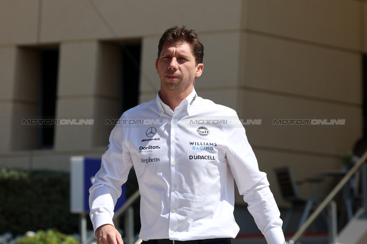 GP BAHRAIN, James Vowles (GBR) Williams Racing Team Principal.

02.03.2023. Formula 1 World Championship, Rd 1, Bahrain Grand Prix, Sakhir, Bahrain, Preparation Day.

- www.xpbimages.com, EMail: requests@xpbimages.com © Copyright: Bearne / XPB Images