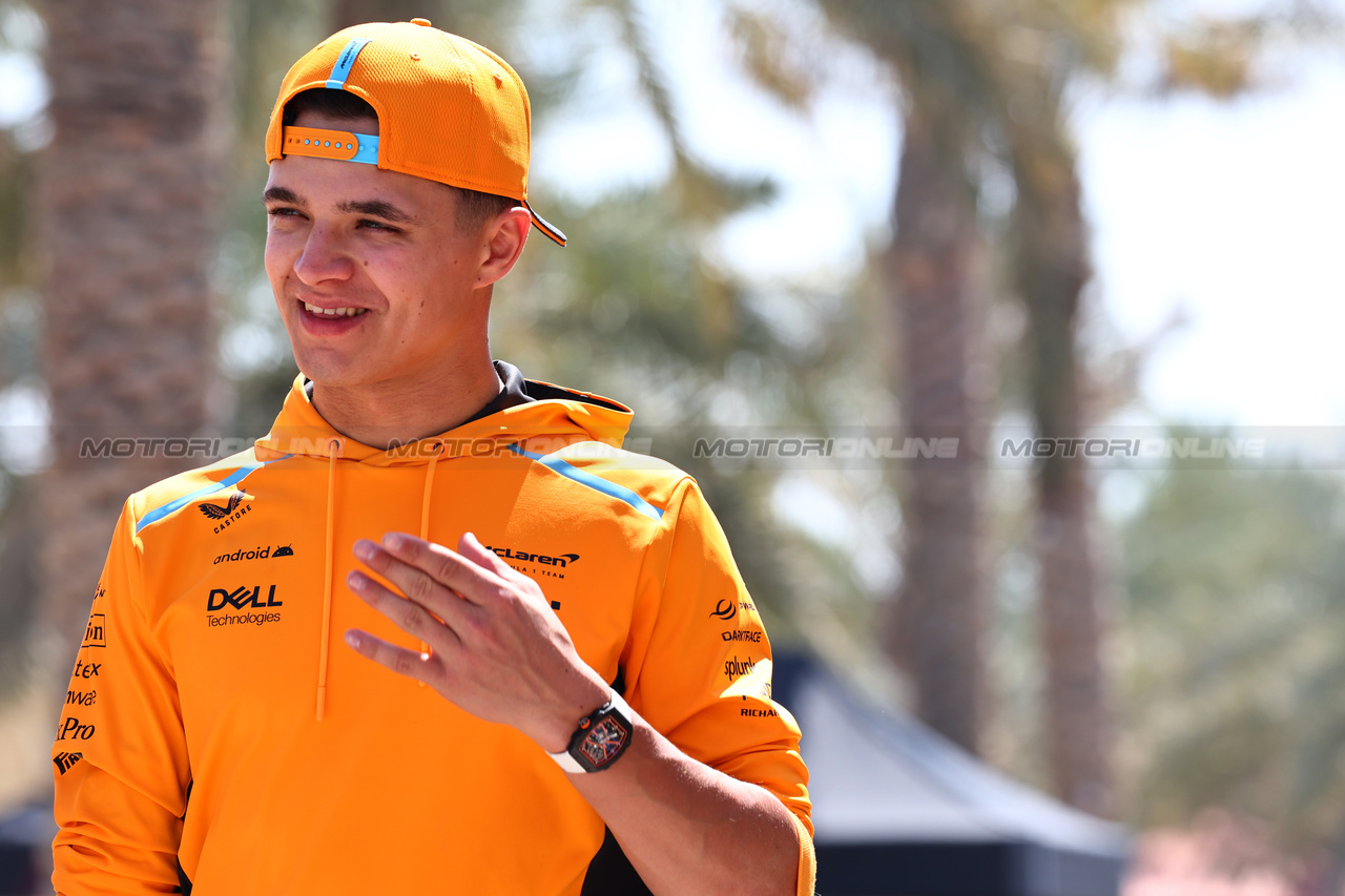 GP BAHRAIN, Lando Norris (GBR) McLaren.

02.03.2023. Formula 1 World Championship, Rd 1, Bahrain Grand Prix, Sakhir, Bahrain, Preparation Day.

- www.xpbimages.com, EMail: requests@xpbimages.com © Copyright: Batchelor / XPB Images