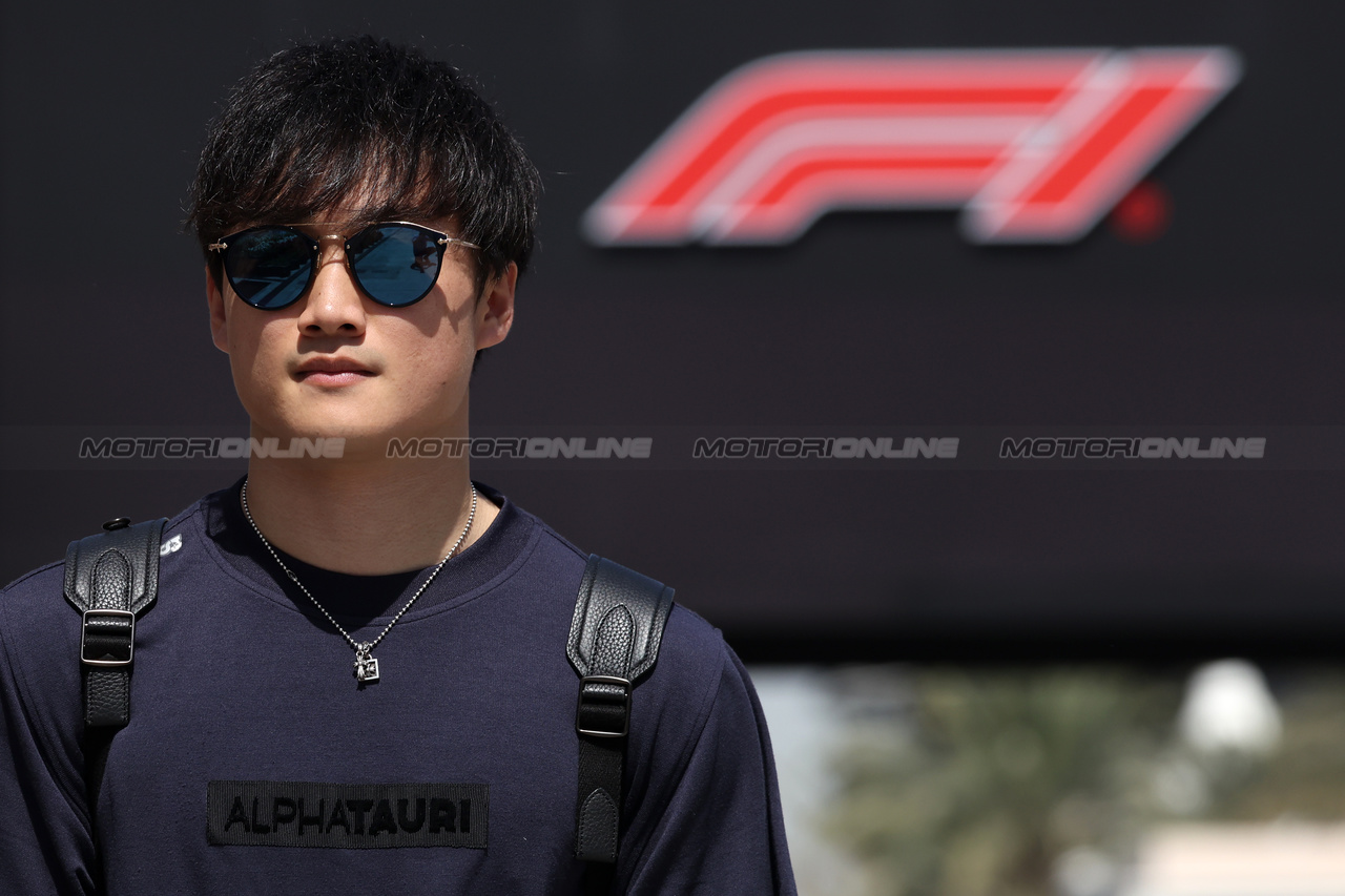 GP BAHRAIN, Yuki Tsunoda (JPN) AlphaTauri.

02.03.2023. Formula 1 World Championship, Rd 1, Bahrain Grand Prix, Sakhir, Bahrain, Preparation Day.

- www.xpbimages.com, EMail: requests@xpbimages.com © Copyright: Bearne / XPB Images