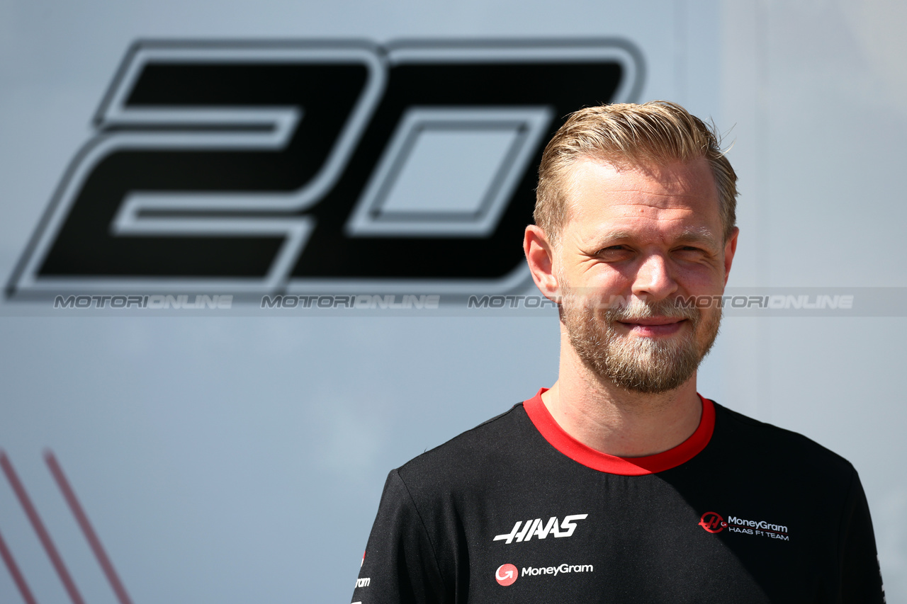 GP BAHRAIN, Kevin Magnussen (DEN) Haas F1 Team.

02.03.2023. Formula 1 World Championship, Rd 1, Bahrain Grand Prix, Sakhir, Bahrain, Preparation Day.

 - www.xpbimages.com, EMail: requests@xpbimages.com © Copyright: Coates / XPB Images