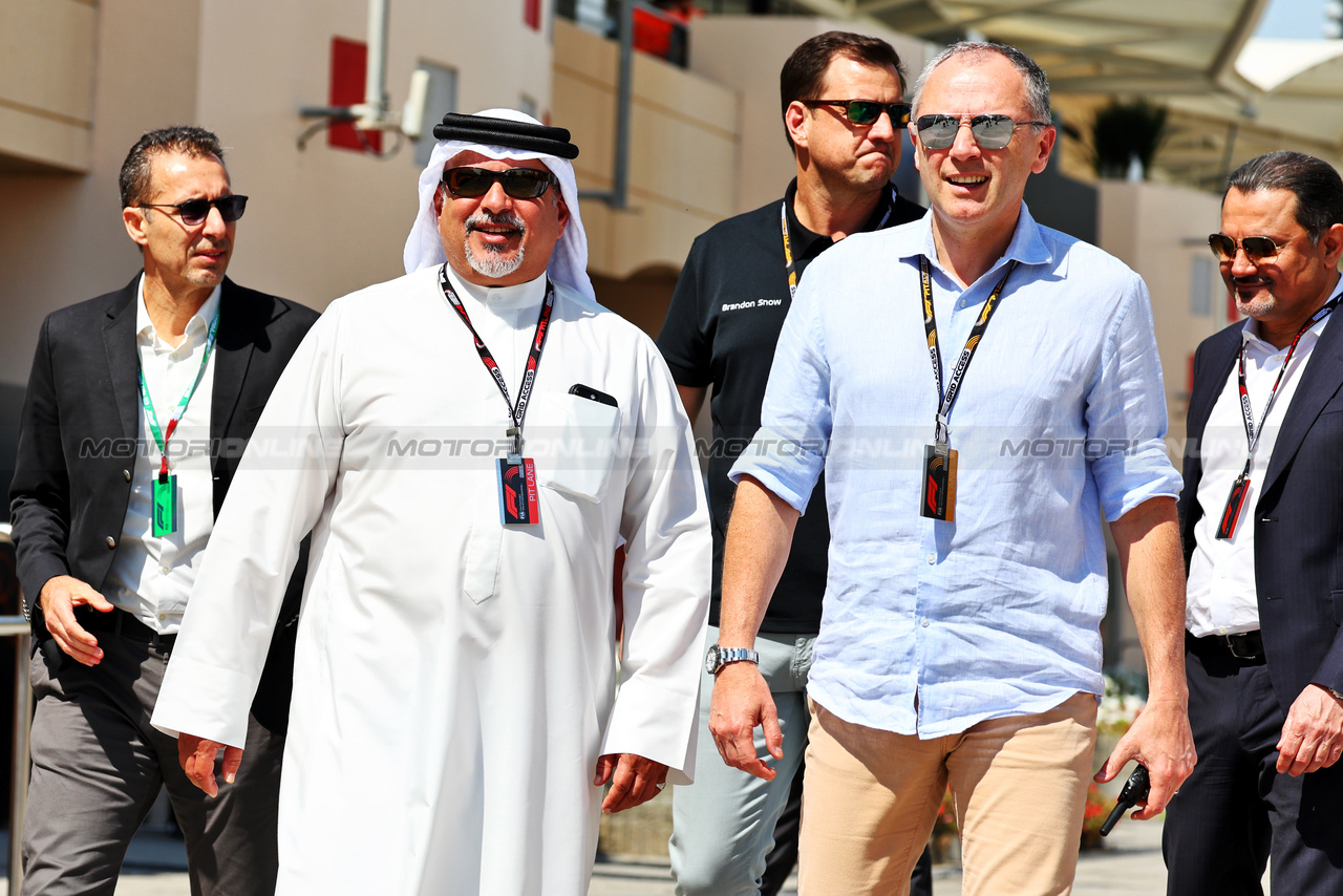 GP BAHRAIN, (L to R): Crown Prince Shaikh Salman bin Isa Hamad Al Khalifa (BRN) with Stefano Domenicali (ITA) Formula One President e CEO.

02.03.2023. Formula 1 World Championship, Rd 1, Bahrain Grand Prix, Sakhir, Bahrain, Preparation Day.

- www.xpbimages.com, EMail: requests@xpbimages.com © Copyright: Moy / XPB Images