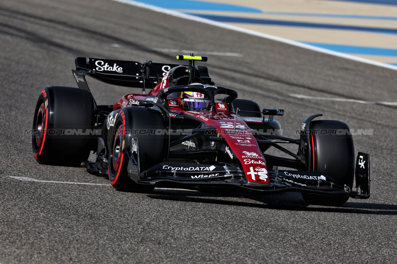 GP BAHRAIN, Zhou Guanyu (CHN) Alfa Romeo F1 Team C43.

04.03.2023. Formula 1 World Championship, Rd 1, Bahrain Grand Prix, Sakhir, Bahrain, Qualifiche Day.

- www.xpbimages.com, EMail: requests@xpbimages.com © Copyright: Moy / XPB Images