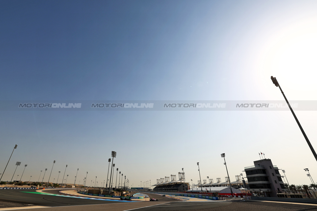 GP BAHRAIN, Esteban Ocon (FRA) Alpine F1 Team A523 e Nyck de Vries (NLD) AlphaTauri AT04.Õ

04.03.2023. Formula 1 World Championship, Rd 1, Bahrain Grand Prix, Sakhir, Bahrain, Qualifiche Day.

 - www.xpbimages.com, EMail: requests@xpbimages.com © Copyright: Coates / XPB Images