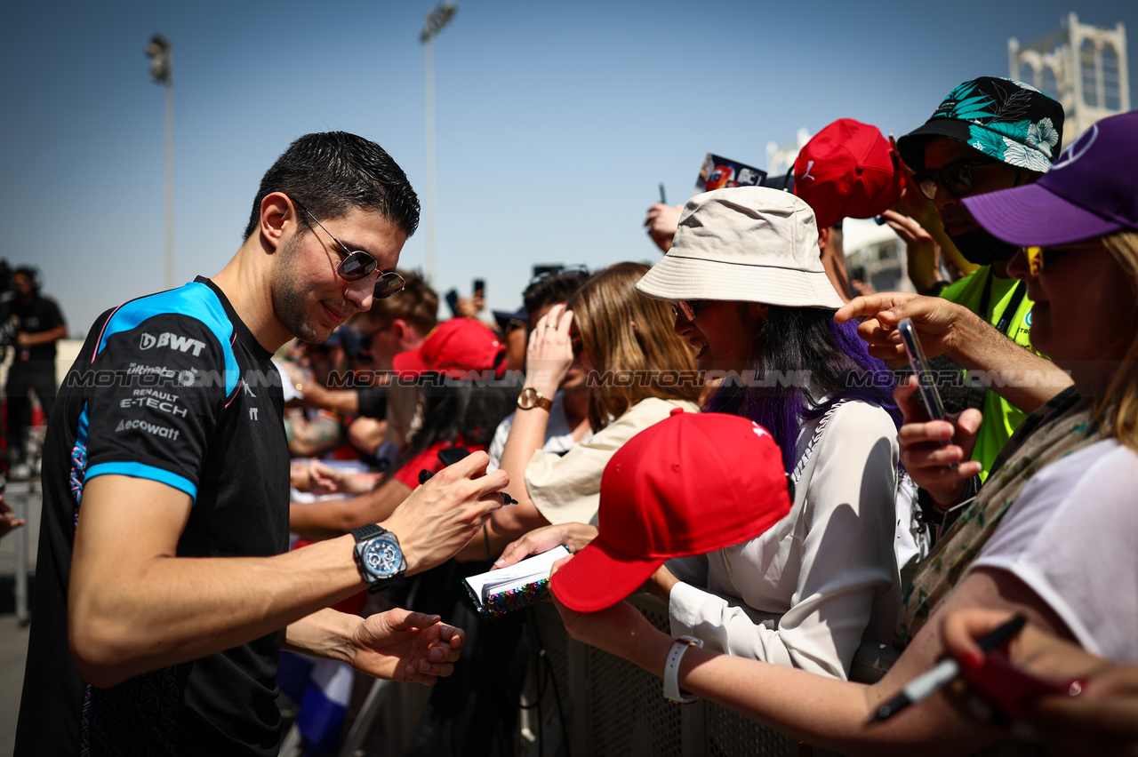 GP BAHRAIN, Esteban Ocon (FRA), Alpine F1 Team 
04.03.2023. Formula 1 World Championship, Rd 1, Bahrain Grand Prix, Sakhir, Bahrain, Qualifiche Day.
- www.xpbimages.com, EMail: requests@xpbimages.com ¬© Copyright: Charniaux / XPB Images