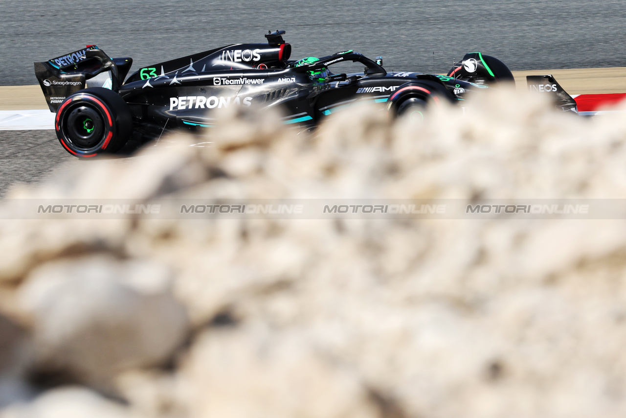 GP BAHRAIN, George Russell (GBR) Mercedes AMG F1 W14.

04.03.2023. Formula 1 World Championship, Rd 1, Bahrain Grand Prix, Sakhir, Bahrain, Qualifiche Day.

- www.xpbimages.com, EMail: requests@xpbimages.com © Copyright: Bearne / XPB Images