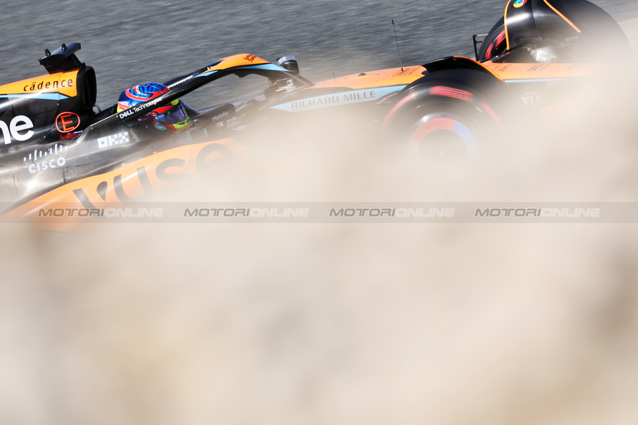 GP BAHRAIN, Oscar Piastri (AUS) McLaren MCL60.

04.03.2023. Formula 1 World Championship, Rd 1, Bahrain Grand Prix, Sakhir, Bahrain, Qualifiche Day.

- www.xpbimages.com, EMail: requests@xpbimages.com © Copyright: Bearne / XPB Images