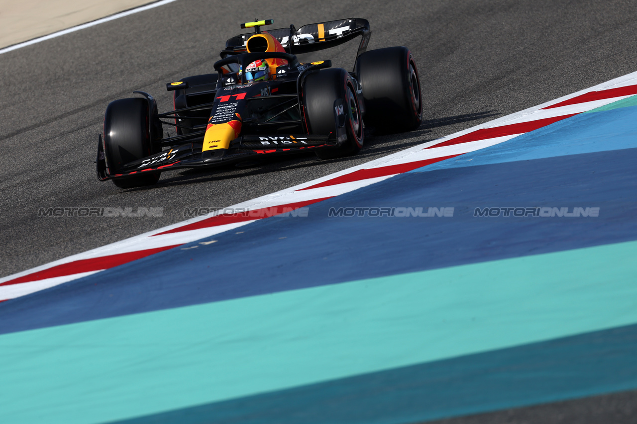 GP BAHRAIN, Sergio Perez (MEX) Red Bull Racing RB19.

04.03.2023. Formula 1 World Championship, Rd 1, Bahrain Grand Prix, Sakhir, Bahrain, Qualifiche Day.

- www.xpbimages.com, EMail: requests@xpbimages.com © Copyright: Moy / XPB Images