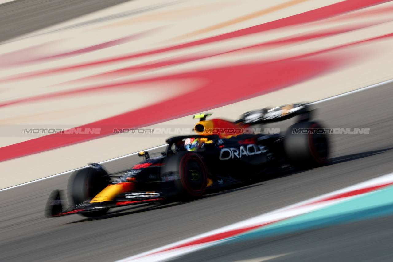 GP BAHRAIN, Sergio Perez (MEX) Red Bull Racing RB19.

04.03.2023. Formula 1 World Championship, Rd 1, Bahrain Grand Prix, Sakhir, Bahrain, Qualifiche Day.

- www.xpbimages.com, EMail: requests@xpbimages.com © Copyright: Moy / XPB Images