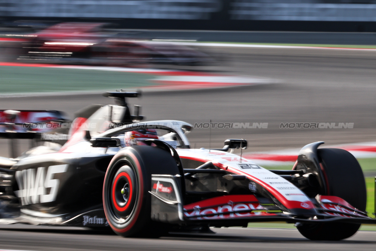 GP BAHRAIN, Kevin Magnussen (DEN) Haas VF-23.

04.03.2023. Formula 1 World Championship, Rd 1, Bahrain Grand Prix, Sakhir, Bahrain, Qualifiche Day.

 - www.xpbimages.com, EMail: requests@xpbimages.com © Copyright: Coates / XPB Images