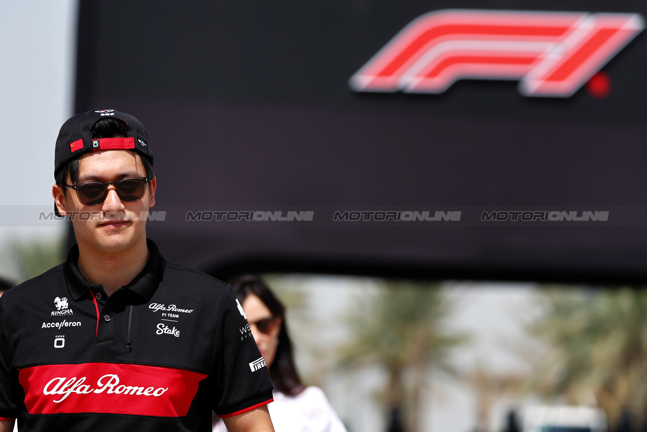 GP BAHRAIN, Zhou Guanyu (CHN) Alfa Romeo F1 Team.

04.03.2023. Formula 1 World Championship, Rd 1, Bahrain Grand Prix, Sakhir, Bahrain, Qualifiche Day.

- www.xpbimages.com, EMail: requests@xpbimages.com © Copyright: Batchelor / XPB Images