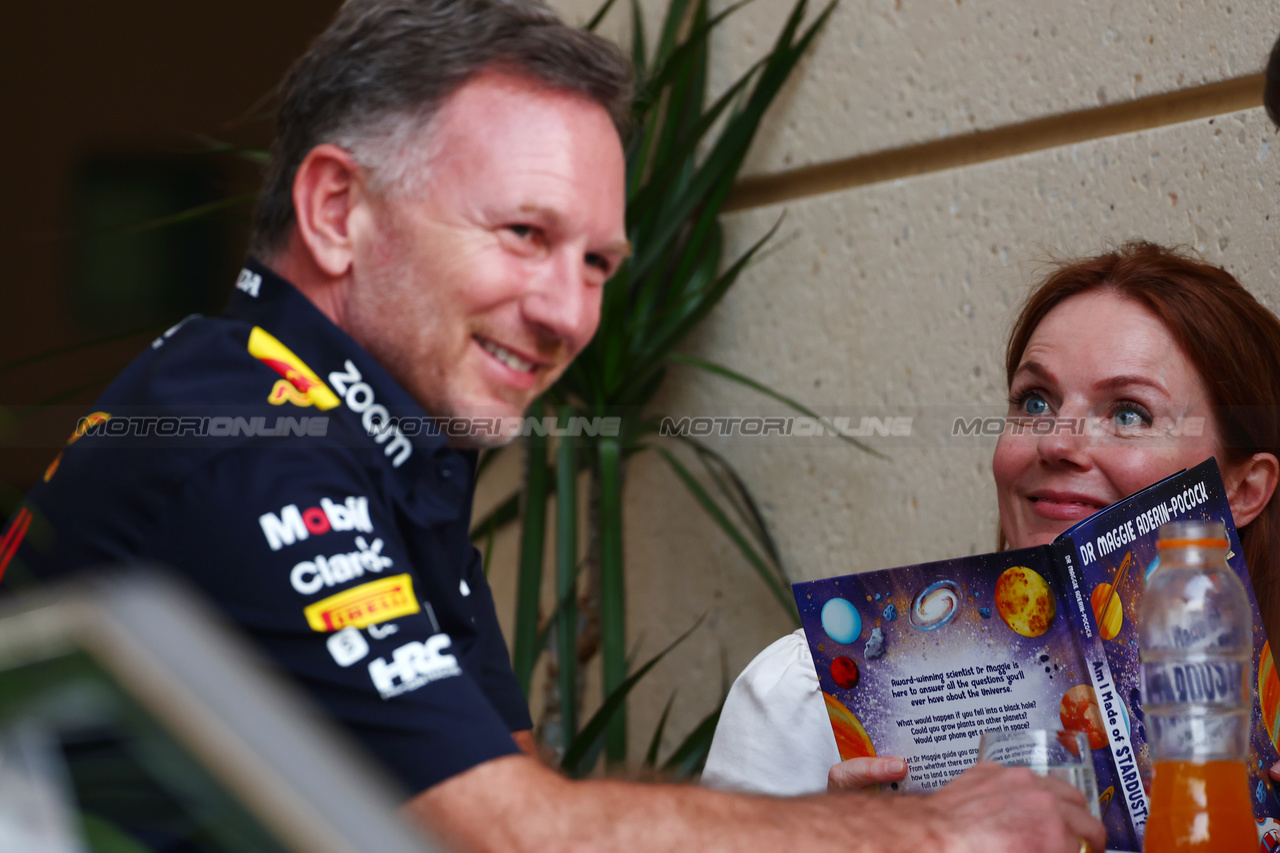 GP BAHRAIN, Christian Horner (GBR) Red Bull Racing Team Principal with sua moglie Geri Horner (GBR) Singer.

04.03.2023. Formula 1 World Championship, Rd 1, Bahrain Grand Prix, Sakhir, Bahrain, Qualifiche Day.

 - www.xpbimages.com, EMail: requests@xpbimages.com © Copyright: Coates / XPB Images