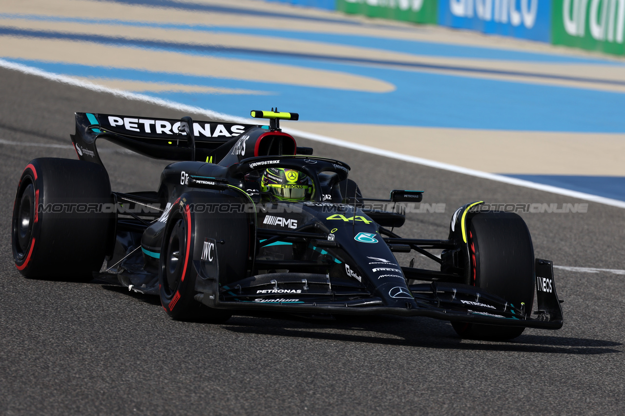 GP BAHRAIN, Lewis Hamilton (GBR) Mercedes AMG F1 W14.

04.03.2023. Formula 1 World Championship, Rd 1, Bahrain Grand Prix, Sakhir, Bahrain, Qualifiche Day.

- www.xpbimages.com, EMail: requests@xpbimages.com © Copyright: Moy / XPB Images