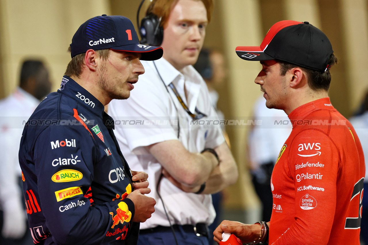 GP BAHRAIN, (L to R): Max Verstappen (NLD) Red Bull Racing in qualifying parc ferme with Charles Leclerc (MON) Ferrari.

04.03.2023. Formula 1 World Championship, Rd 1, Bahrain Grand Prix, Sakhir, Bahrain, Qualifiche Day.

- www.xpbimages.com, EMail: requests@xpbimages.com © Copyright: Batchelor / XPB Images