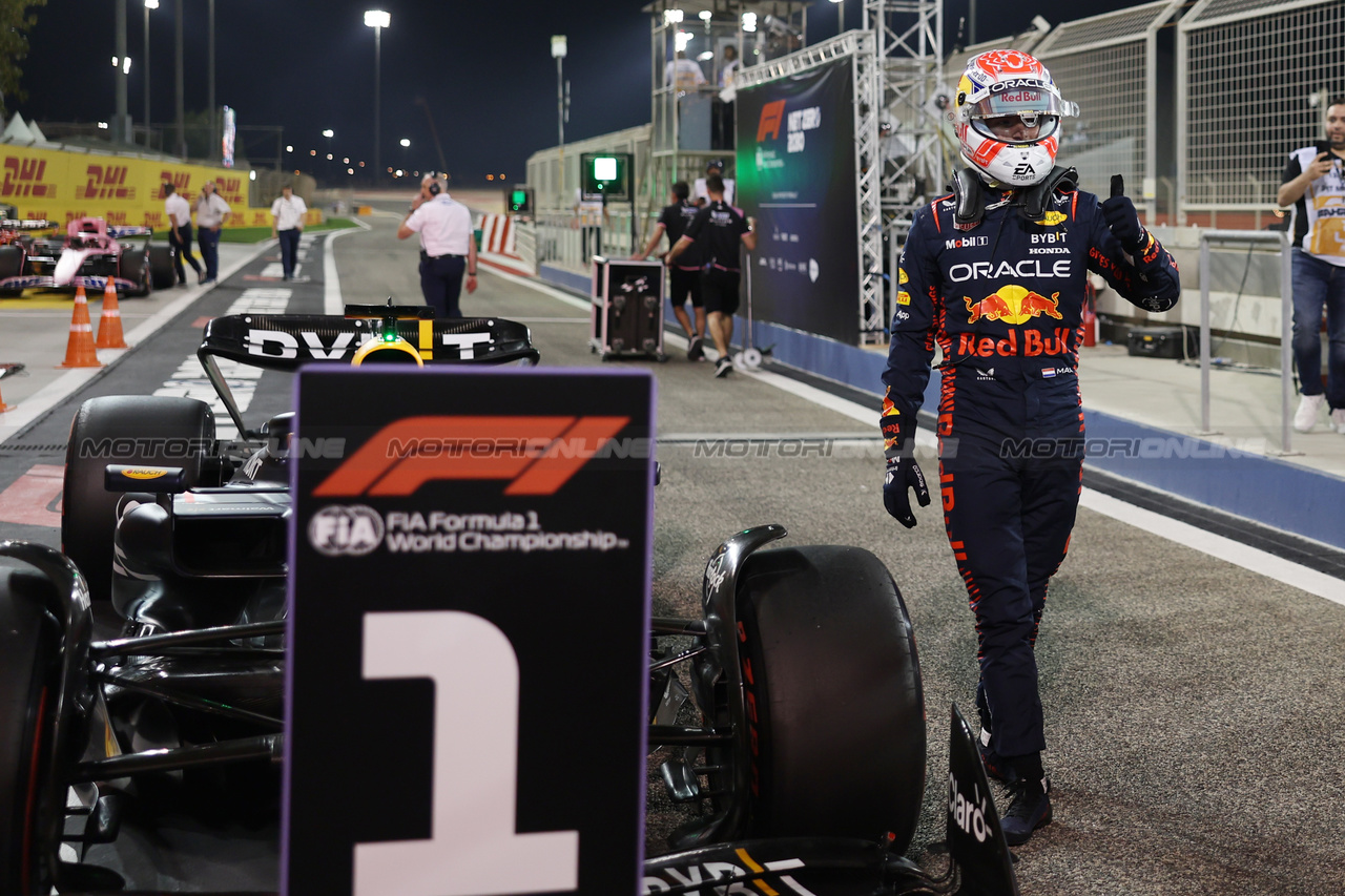 GP BAHRAIN, Max Verstappen (NLD) Red Bull Racing celebrates his pole position in qualifying parc ferme.

04.03.2023. Formula 1 World Championship, Rd 1, Bahrain Grand Prix, Sakhir, Bahrain, Qualifiche Day.

- www.xpbimages.com, EMail: requests@xpbimages.com © Copyright: Bearne / XPB Images