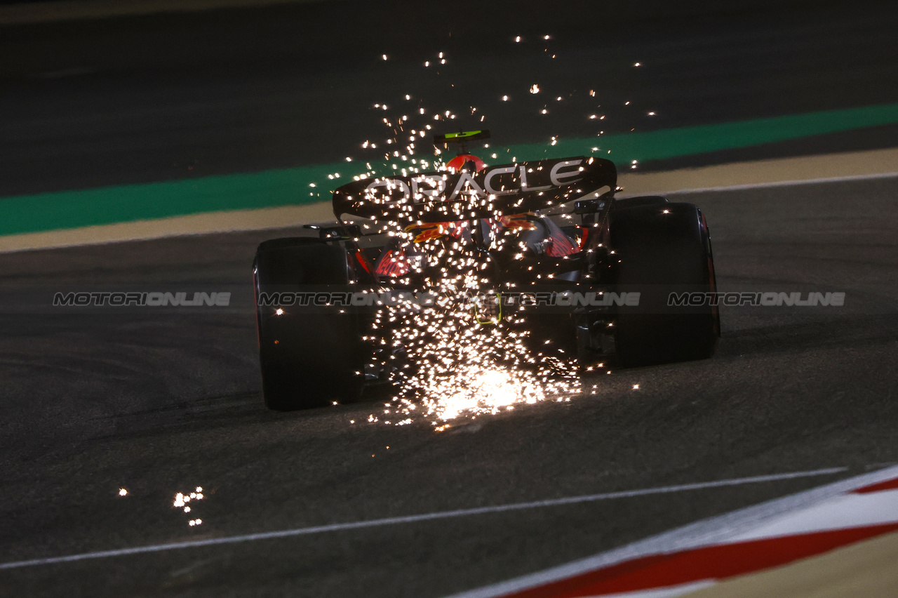 GP BAHRAIN, Sergio Perez (MEX), Red Bull Racing 
04.03.2023. Formula 1 World Championship, Rd 1, Bahrain Grand Prix, Sakhir, Bahrain, Qualifiche Day.
- www.xpbimages.com, EMail: requests@xpbimages.com ¬© Copyright: Charniaux / XPB Images