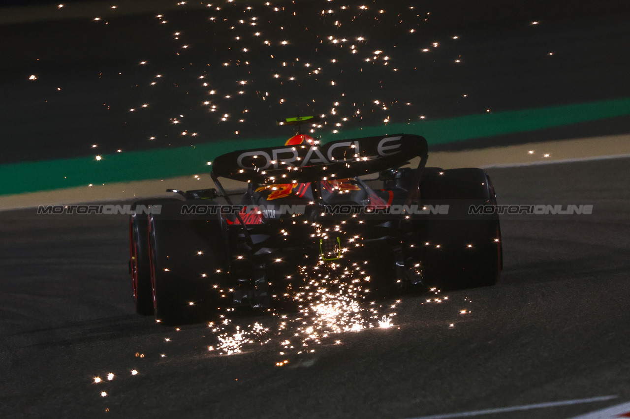 GP BAHRAIN, Sergio Perez (MEX), Red Bull Racing 
04.03.2023. Formula 1 World Championship, Rd 1, Bahrain Grand Prix, Sakhir, Bahrain, Qualifiche Day.
- www.xpbimages.com, EMail: requests@xpbimages.com ¬© Copyright: Charniaux / XPB Images