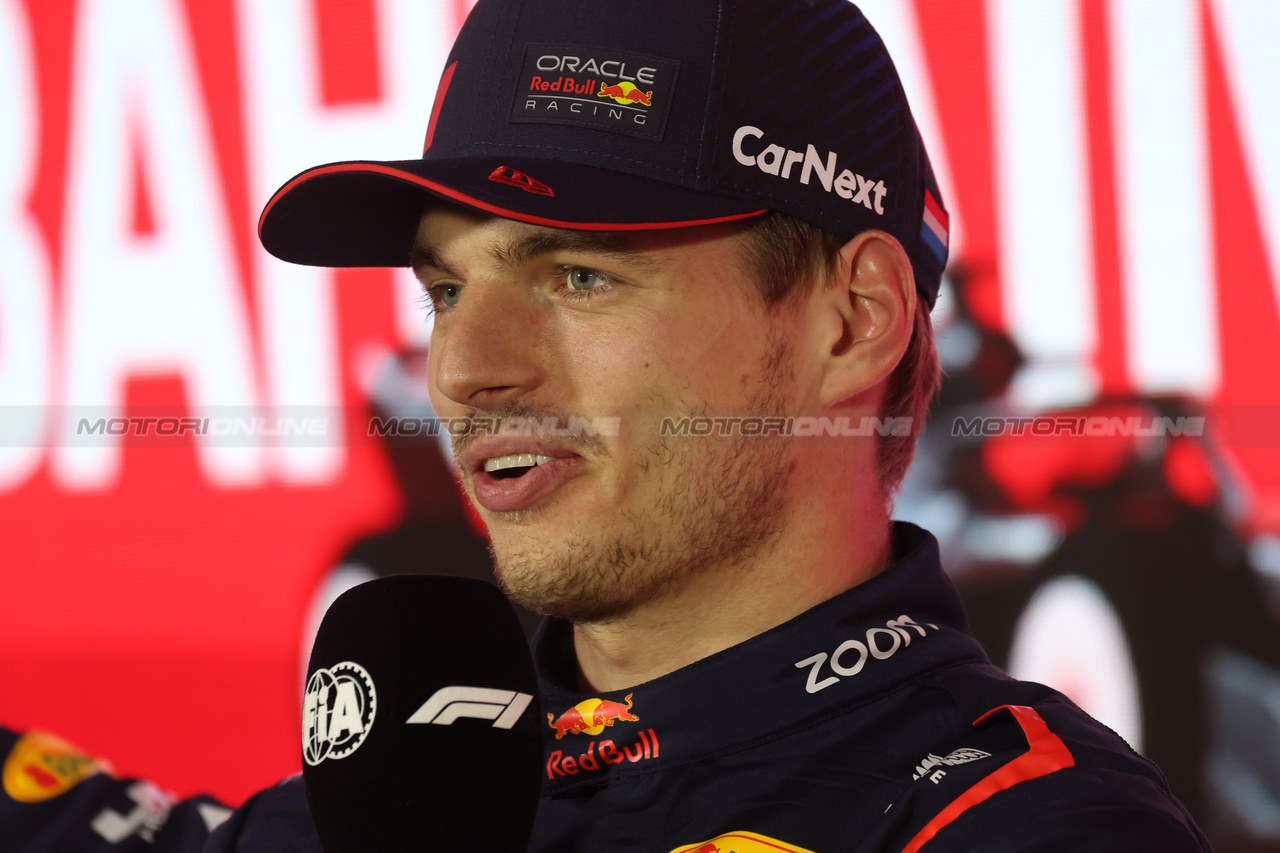 GP BAHRAIN, Max Verstappen (NLD) Red Bull Racing in the post qualifying FIA Press Conference.

04.03.2023. Formula 1 World Championship, Rd 1, Bahrain Grand Prix, Sakhir, Bahrain, Qualifiche Day.

- www.xpbimages.com, EMail: requests@xpbimages.com © Copyright: XPB Images