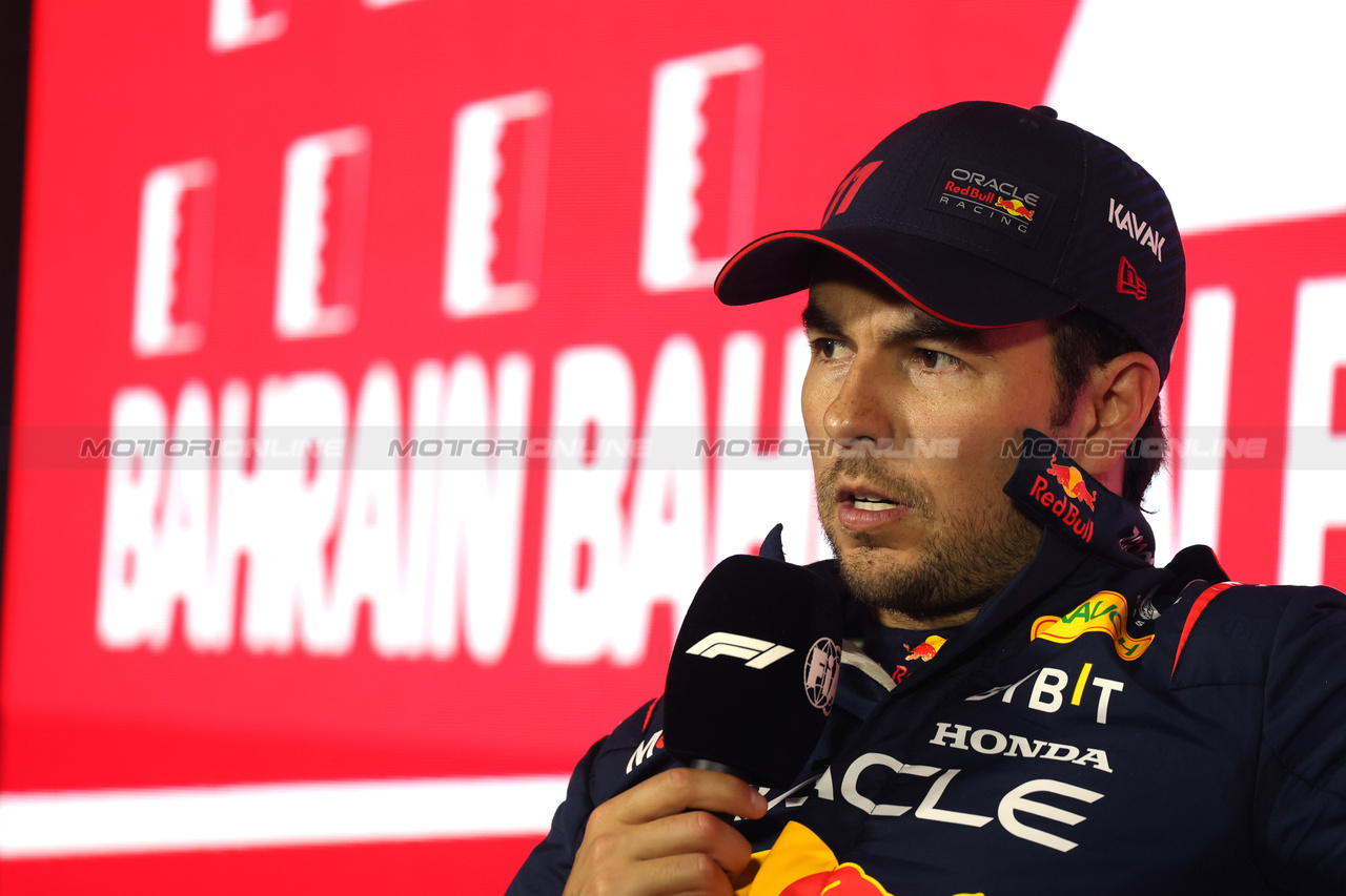 GP BAHRAIN, Sergio Perez (MEX) Red Bull Racing in the post qualifying FIA Press Conference.

04.03.2023. Formula 1 World Championship, Rd 1, Bahrain Grand Prix, Sakhir, Bahrain, Qualifiche Day.

- www.xpbimages.com, EMail: requests@xpbimages.com © Copyright: XPB Images