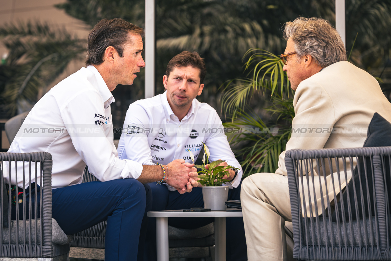 GP BAHRAIN, (L to R): James Matthews (GBR) Eden Rock Group CEO - Williams Racing Board Member with James Vowles (GBR) Williams Racing Team Principal e Charles Gordon-Lennox, Duke of Richmond (GBR).

04.03.2023. Formula 1 World Championship, Rd 1, Bahrain Grand Prix, Sakhir, Bahrain, Qualifiche Day.

- www.xpbimages.com, EMail: requests@xpbimages.com © Copyright: Bearne / XPB Images