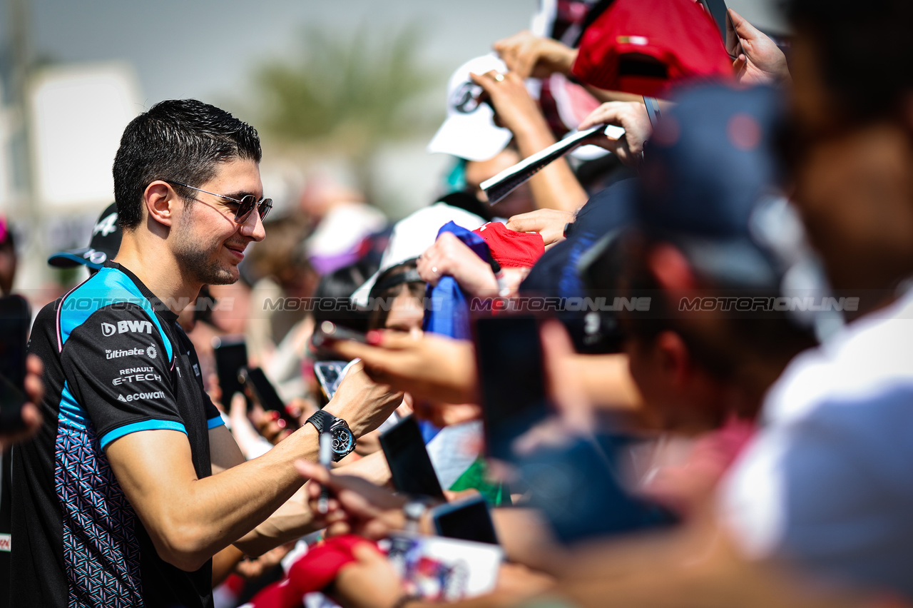 GP BAHRAIN, Esteban Ocon (FRA), Alpine F1 Team 
04.03.2023. Formula 1 World Championship, Rd 1, Bahrain Grand Prix, Sakhir, Bahrain, Qualifiche Day.
- www.xpbimages.com, EMail: requests@xpbimages.com ¬© Copyright: Charniaux / XPB Images