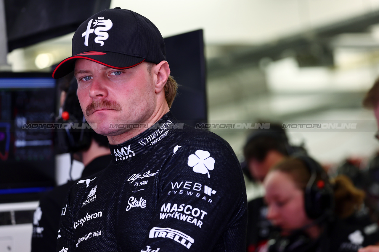 GP BAHRAIN, Valtteri Bottas (FIN) Alfa Romeo F1 Team.

04.03.2023. Formula 1 World Championship, Rd 1, Bahrain Grand Prix, Sakhir, Bahrain, Qualifiche Day.

- www.xpbimages.com, EMail: requests@xpbimages.com © Copyright: Batchelor / XPB Images