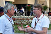 GP BAHRAIN, (L to R): Carlos Sainz (ESP) with Mika Hakkinen (FIN).
04.03.2023. Formula 1 World Championship, Rd 1, Bahrain Grand Prix, Sakhir, Bahrain, Qualifiche Day.
- www.xpbimages.com, EMail: requests@xpbimages.com © Copyright: Moy / XPB Images