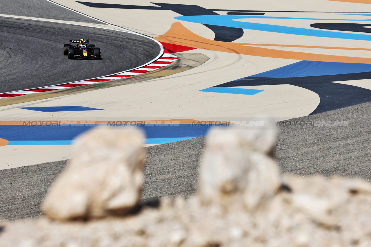 GP BAHRAIN, Sergio Perez (MEX) Red Bull Racing RB19.

03.03.2023. Formula 1 World Championship, Rd 1, Bahrain Grand Prix, Sakhir, Bahrain, Practice Day

- www.xpbimages.com, EMail: requests@xpbimages.com © Copyright: Moy / XPB Images