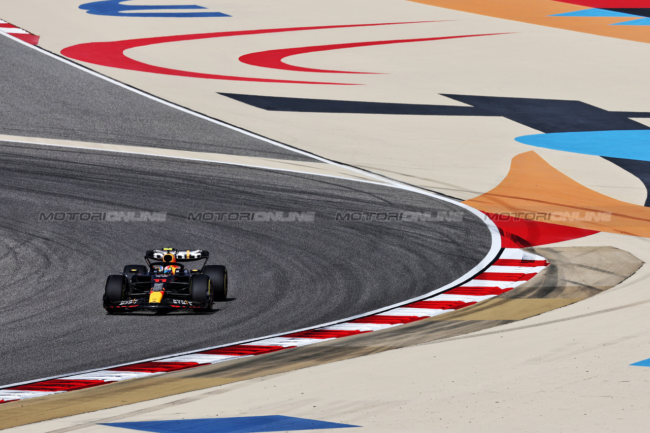 GP BAHRAIN, Sergio Perez (MEX) Red Bull Racing RB19.

03.03.2023. Formula 1 World Championship, Rd 1, Bahrain Grand Prix, Sakhir, Bahrain, Practice Day

- www.xpbimages.com, EMail: requests@xpbimages.com © Copyright: Moy / XPB Images