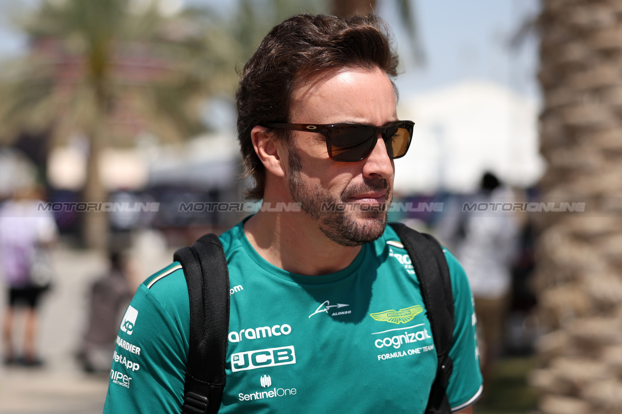 GP BAHRAIN, Fernando Alonso (ESP) Aston Martin F1 Team.

03.03.2023. Formula 1 World Championship, Rd 1, Bahrain Grand Prix, Sakhir, Bahrain, Practice Day

- www.xpbimages.com, EMail: requests@xpbimages.com © Copyright: Bearne / XPB Images
