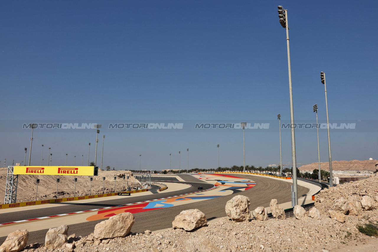 GP BAHRAIN, Logan Sargeant (USA) Williams Racing FW45.

03.03.2023. Formula 1 World Championship, Rd 1, Bahrain Grand Prix, Sakhir, Bahrain, Practice Day

- www.xpbimages.com, EMail: requests@xpbimages.com © Copyright: Moy / XPB Images
