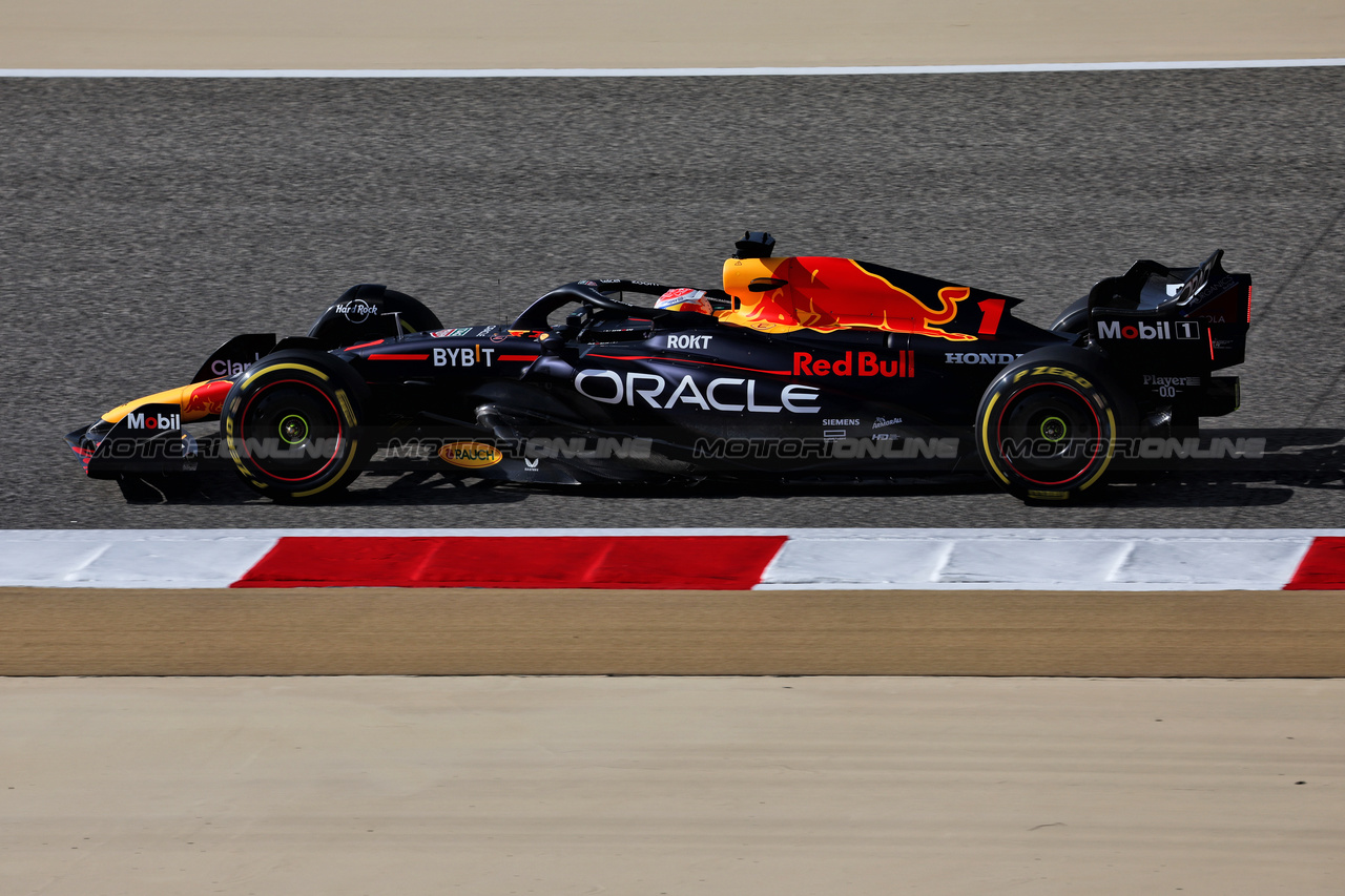 GP BAHRAIN, Max Verstappen (NLD) Red Bull Racing RB19.

03.03.2023. Formula 1 World Championship, Rd 1, Bahrain Grand Prix, Sakhir, Bahrain, Practice Day

- www.xpbimages.com, EMail: requests@xpbimages.com © Copyright: Moy / XPB Images