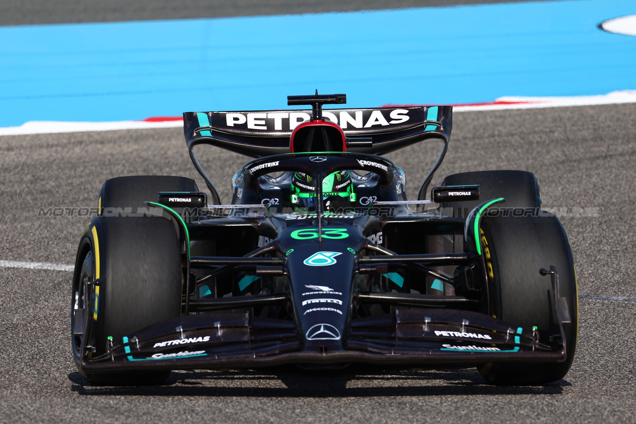 GP BAHRAIN, George Russell (GBR) Mercedes AMG F1 W14.

03.03.2023. Formula 1 World Championship, Rd 1, Bahrain Grand Prix, Sakhir, Bahrain, Practice Day

 - www.xpbimages.com, EMail: requests@xpbimages.com © Copyright: Coates / XPB Images