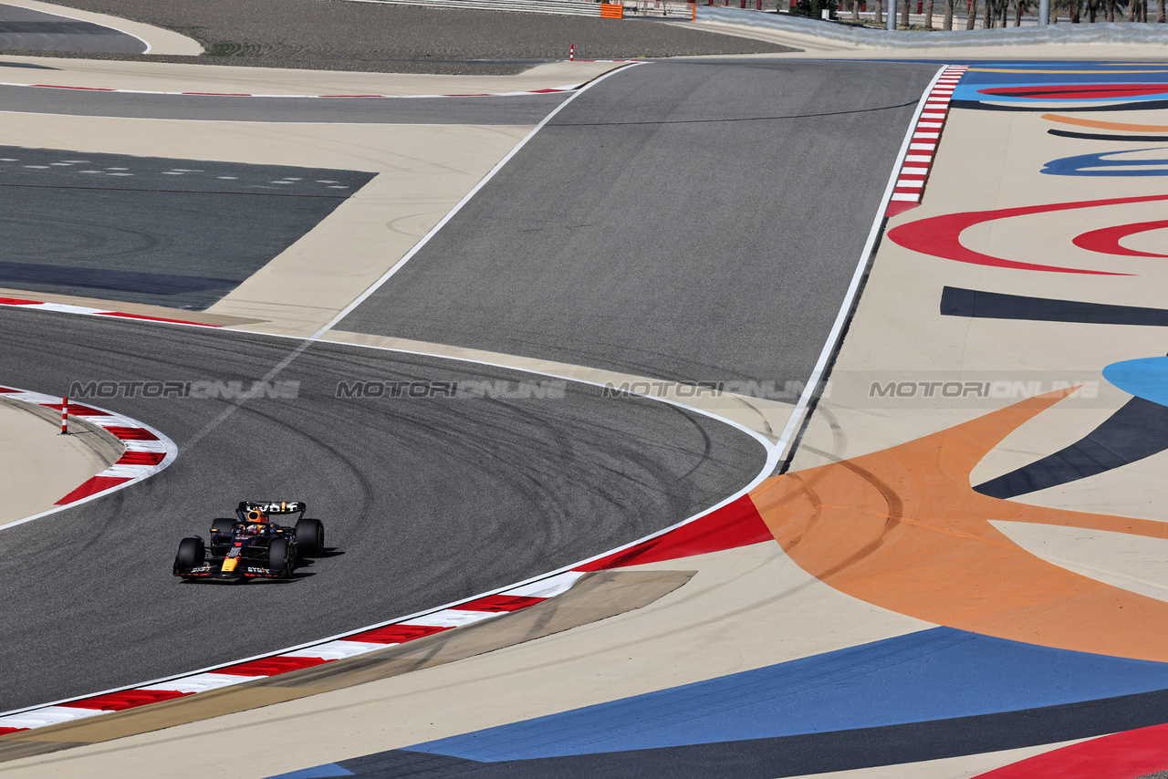 GP BAHRAIN, Max Verstappen (NLD) Red Bull Racing RB19.

03.03.2023. Formula 1 World Championship, Rd 1, Bahrain Grand Prix, Sakhir, Bahrain, Practice Day

- www.xpbimages.com, EMail: requests@xpbimages.com © Copyright: Moy / XPB Images