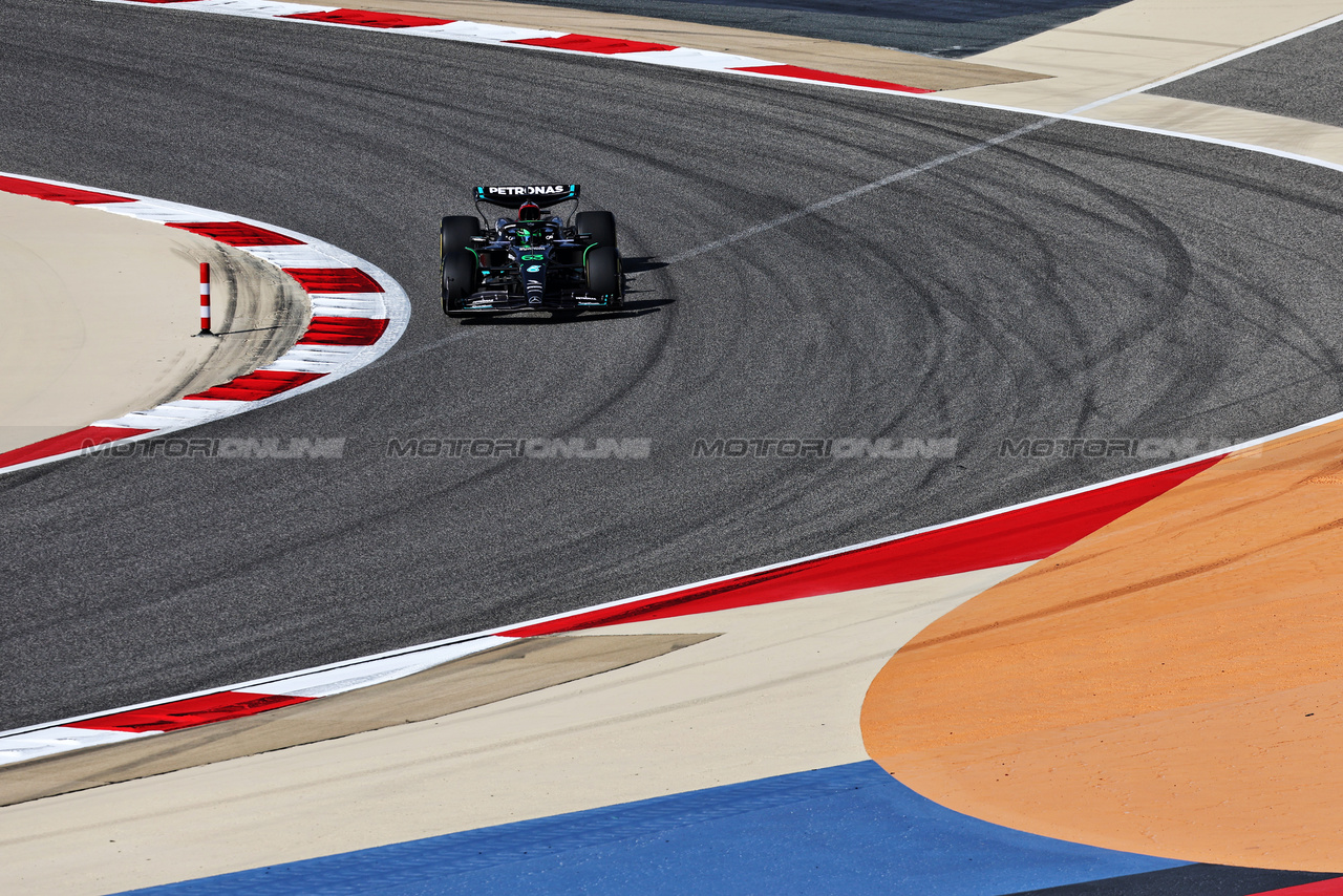 GP BAHRAIN, George Russell (GBR) Mercedes AMG F1 W14.

03.03.2023. Formula 1 World Championship, Rd 1, Bahrain Grand Prix, Sakhir, Bahrain, Practice Day

- www.xpbimages.com, EMail: requests@xpbimages.com © Copyright: Moy / XPB Images