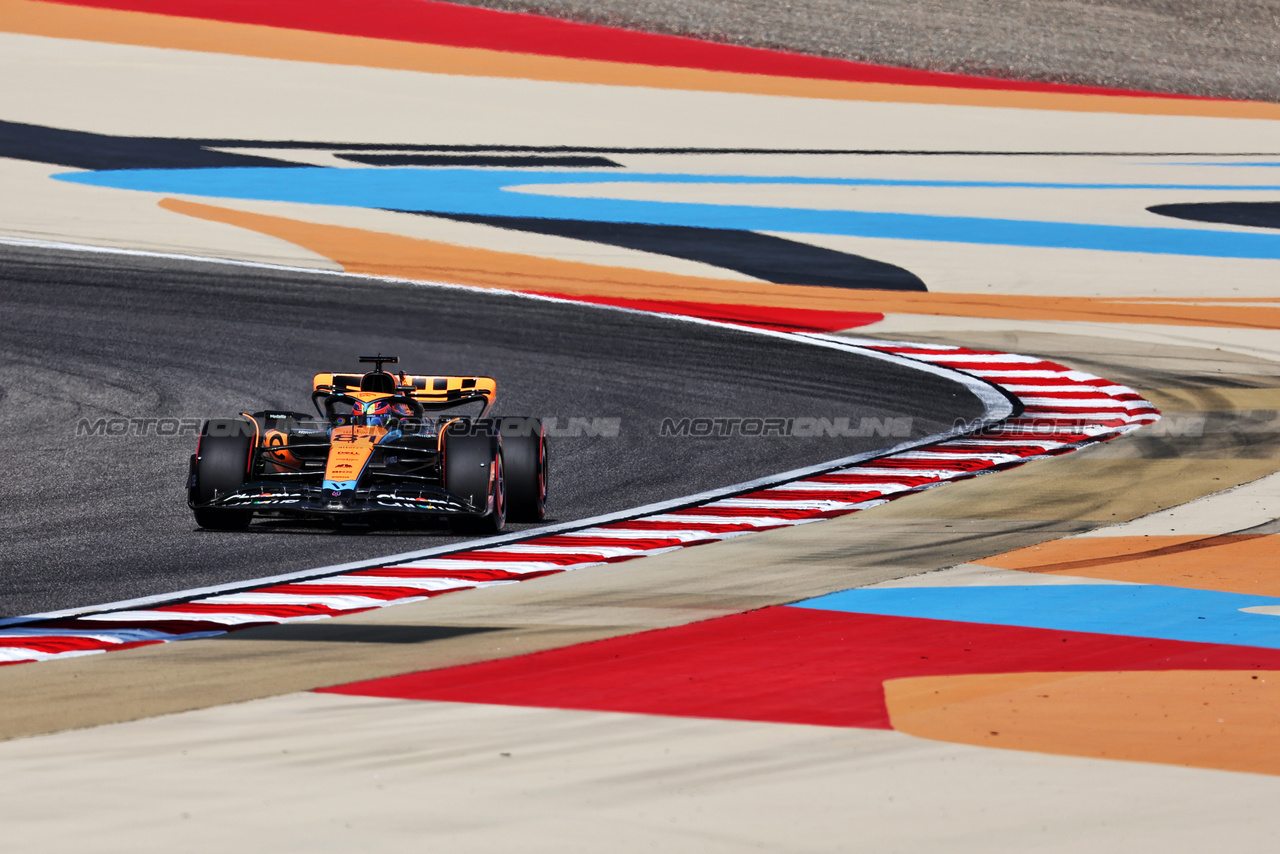 GP BAHRAIN, Oscar Piastri (AUS) McLaren MCL60.

03.03.2023. Formula 1 World Championship, Rd 1, Bahrain Grand Prix, Sakhir, Bahrain, Practice Day

- www.xpbimages.com, EMail: requests@xpbimages.com © Copyright: Moy / XPB Images