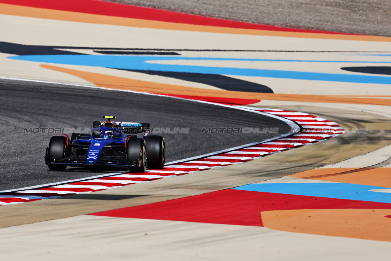 GP BAHRAIN, Logan Sargeant (USA) Williams Racing FW45.

03.03.2023. Formula 1 World Championship, Rd 1, Bahrain Grand Prix, Sakhir, Bahrain, Practice Day

- www.xpbimages.com, EMail: requests@xpbimages.com © Copyright: Moy / XPB Images