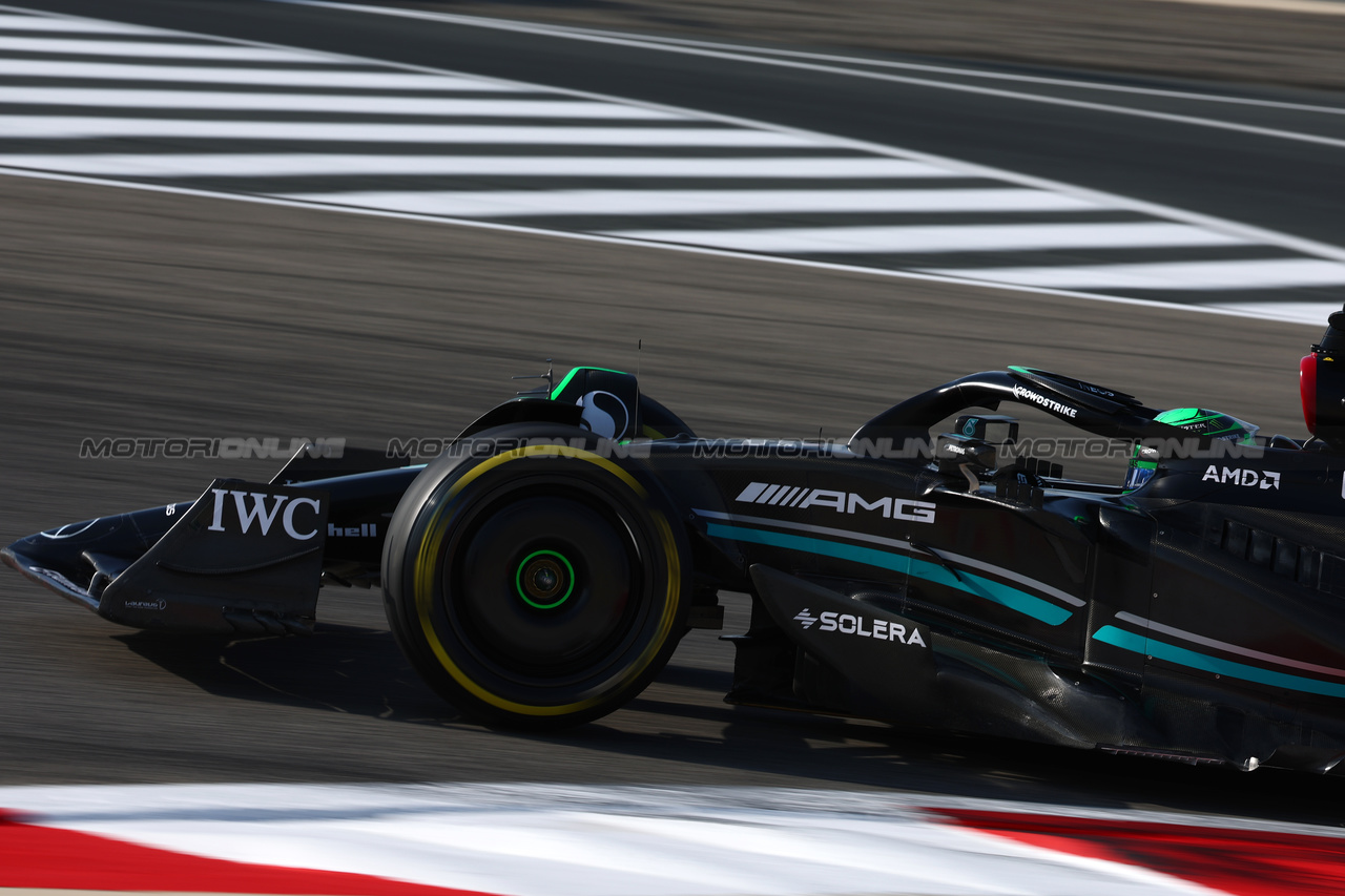 GP BAHRAIN, George Russell (GBR) Mercedes AMG F1 W14.

03.03.2023. Formula 1 World Championship, Rd 1, Bahrain Grand Prix, Sakhir, Bahrain, Practice Day

 - www.xpbimages.com, EMail: requests@xpbimages.com © Copyright: Coates / XPB Images