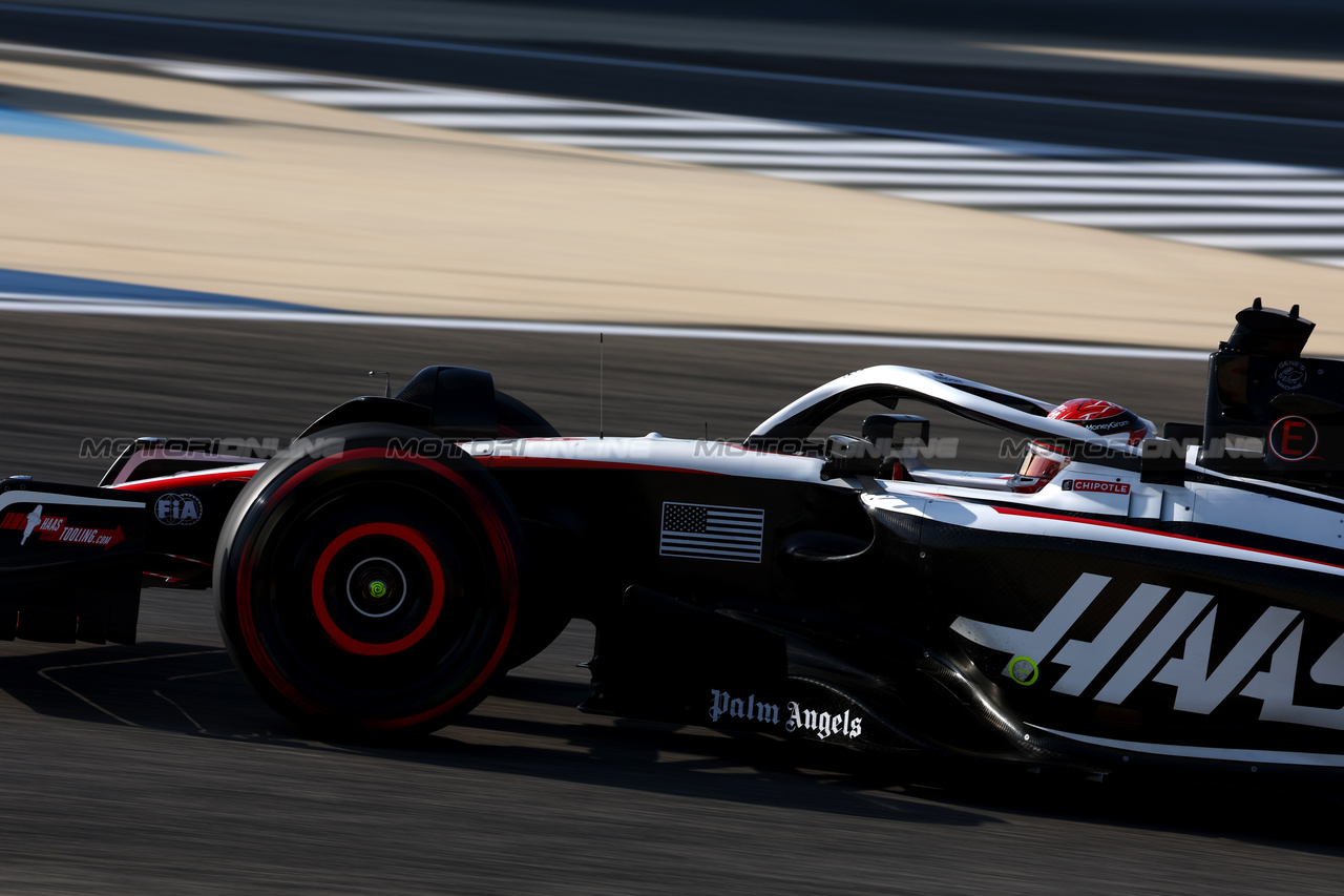 GP BAHRAIN, Kevin Magnussen (DEN) Haas VF-23.

03.03.2023. Formula 1 World Championship, Rd 1, Bahrain Grand Prix, Sakhir, Bahrain, Practice Day

 - www.xpbimages.com, EMail: requests@xpbimages.com © Copyright: Coates / XPB Images