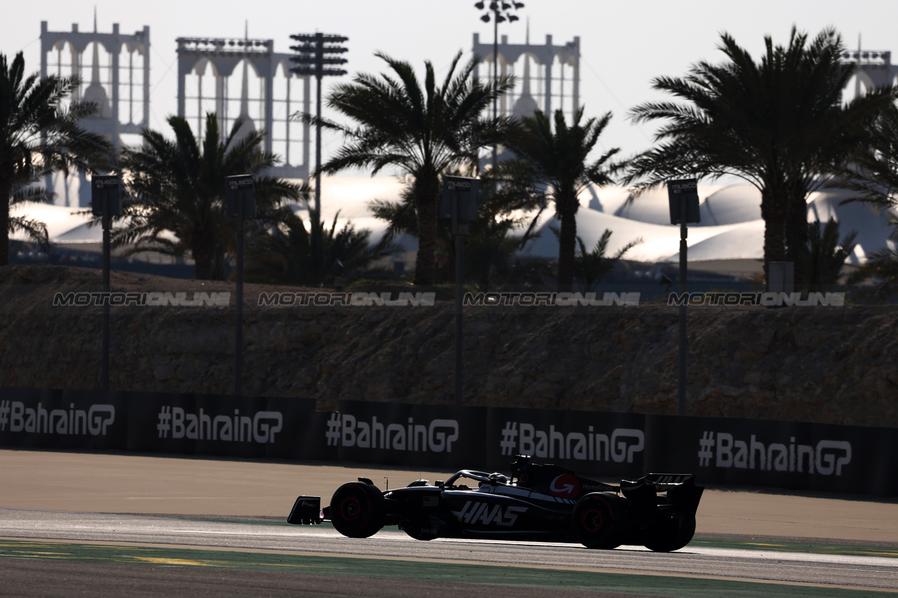 GP BAHRAIN, Kevin Magnussen (DEN) Haas VF-23.

03.03.2023. Formula 1 World Championship, Rd 1, Bahrain Grand Prix, Sakhir, Bahrain, Practice Day

- www.xpbimages.com, EMail: requests@xpbimages.com © Copyright: Moy / XPB Images