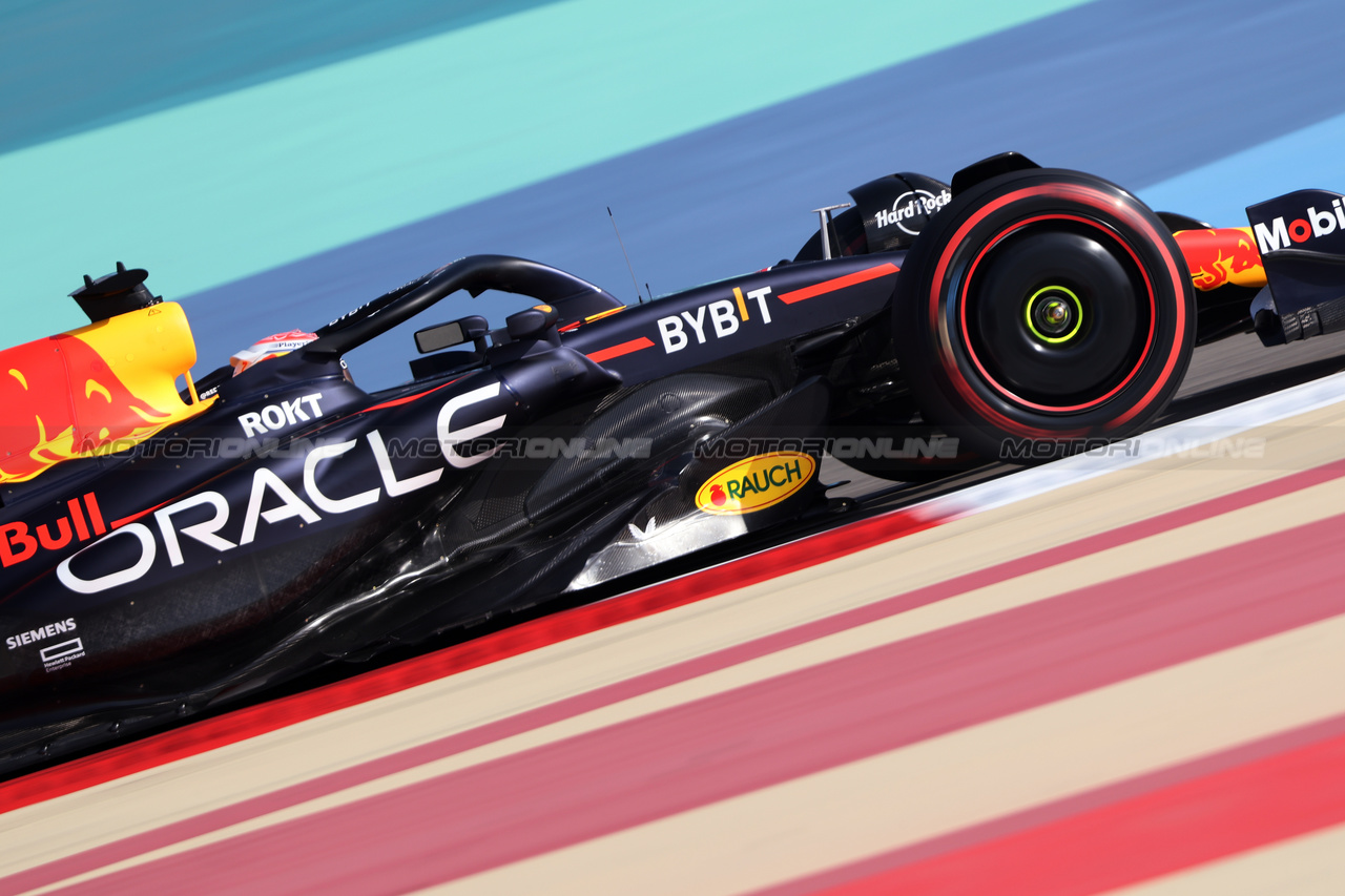 GP BAHRAIN, Max Verstappen (NLD) Red Bull Racing RB19.

03.03.2023. Formula 1 World Championship, Rd 1, Bahrain Grand Prix, Sakhir, Bahrain, Practice Day

- www.xpbimages.com, EMail: requests@xpbimages.com © Copyright: Bearne / XPB Images