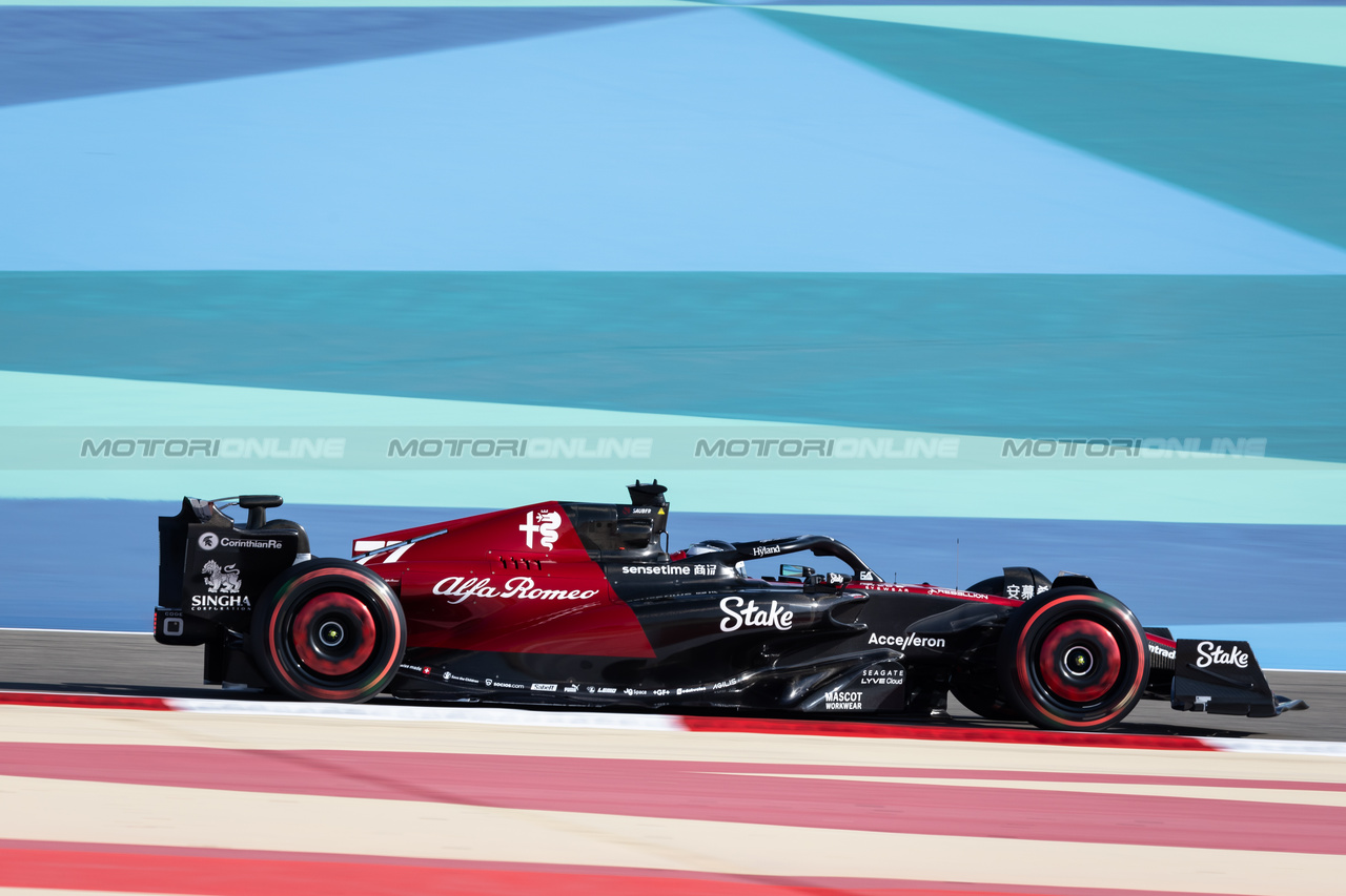 GP BAHRAIN, Valtteri Bottas (FIN) Alfa Romeo F1 Team C43.

03.03.2023. Formula 1 World Championship, Rd 1, Bahrain Grand Prix, Sakhir, Bahrain, Practice Day

- www.xpbimages.com, EMail: requests@xpbimages.com © Copyright: Bearne / XPB Images