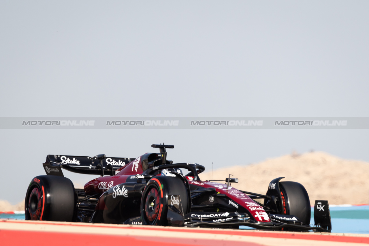 GP BAHRAIN, Valtteri Bottas (FIN) Alfa Romeo F1 Team C43.

03.03.2023. Formula 1 World Championship, Rd 1, Bahrain Grand Prix, Sakhir, Bahrain, Practice Day

- www.xpbimages.com, EMail: requests@xpbimages.com © Copyright: Bearne / XPB Images