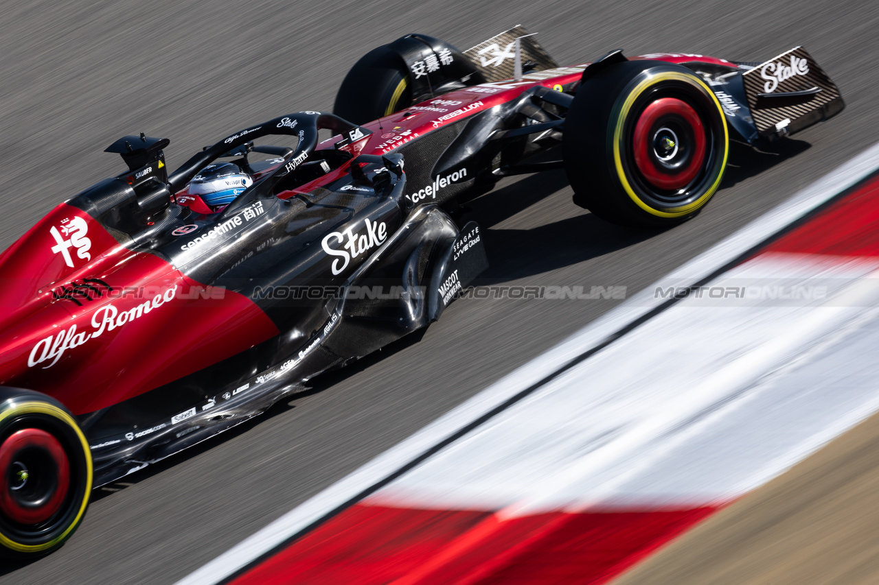 GP BAHRAIN, Valtteri Bottas (FIN) Alfa Romeo F1 Team C43.

03.03.2023. Formula 1 World Championship, Rd 1, Bahrain Grand Prix, Sakhir, Bahrain, Practice Day

- www.xpbimages.com, EMail: requests@xpbimages.com © Copyright: Bearne / XPB Images